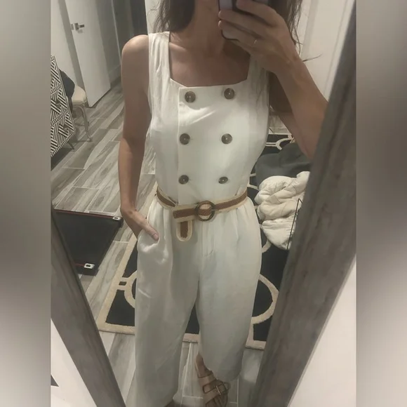 Gal Meets Glam White Linen Jumpsuit with Wide-Leg Fit - Picture 4 of 11